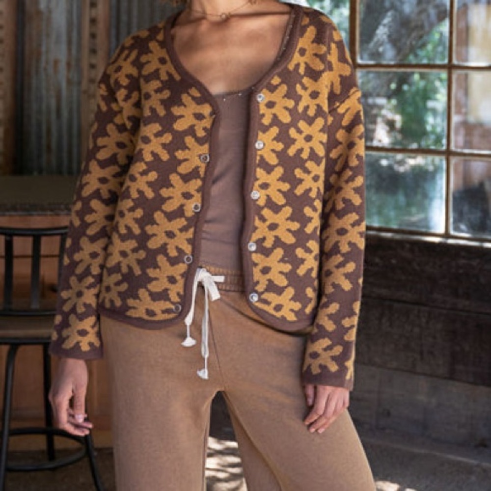 SOLD Flowers Knit Cardigan Sweater Womens Clothing - Picture 4 of 7